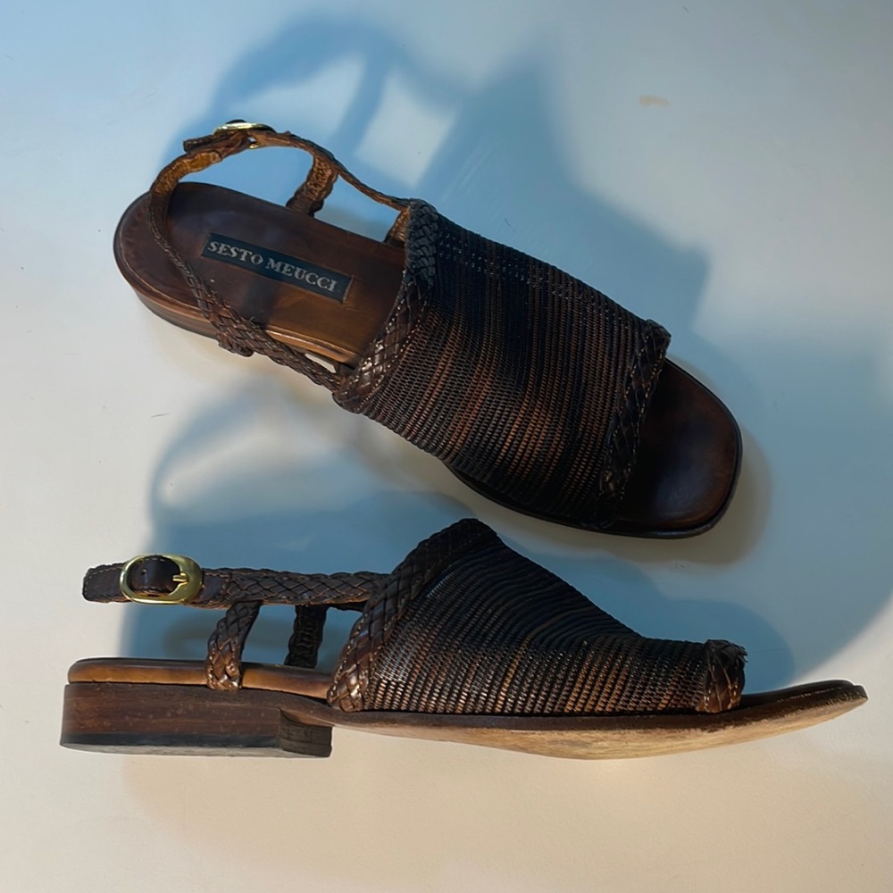 Beautiful brown sandals size 7 fits like 6.5 from Italian shoe maker, Meucci